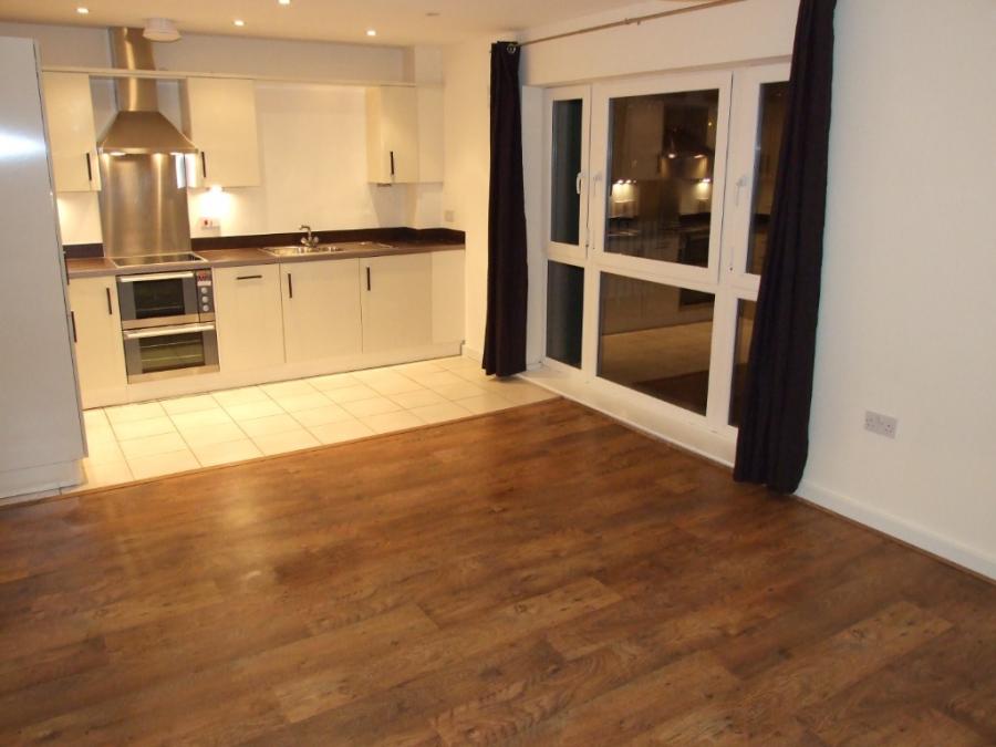 Flat Terryfield Road in High Wycombe Community Board