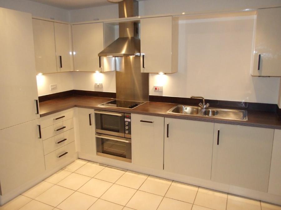 Flat Terryfield Road in High Wycombe Community Board