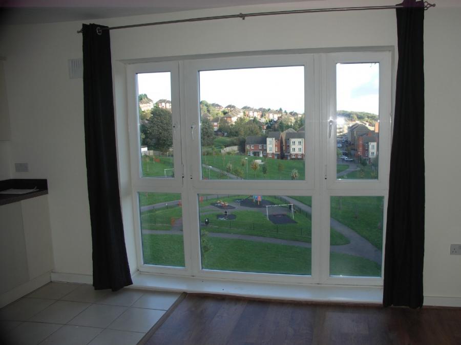 Flat Terryfield Road in High Wycombe Community Board