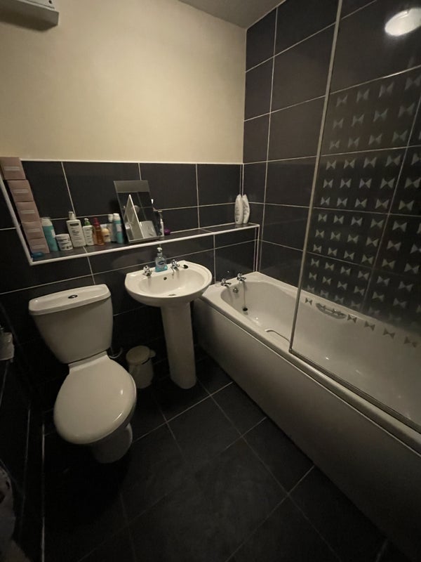 Room Bellshaugh Gardens in Glasgow