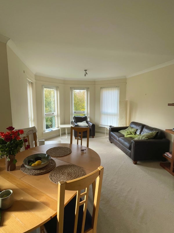 Room Bellshaugh Gardens in Glasgow