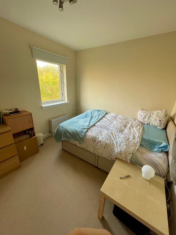 Room Bellshaugh Gardens in Glasgow