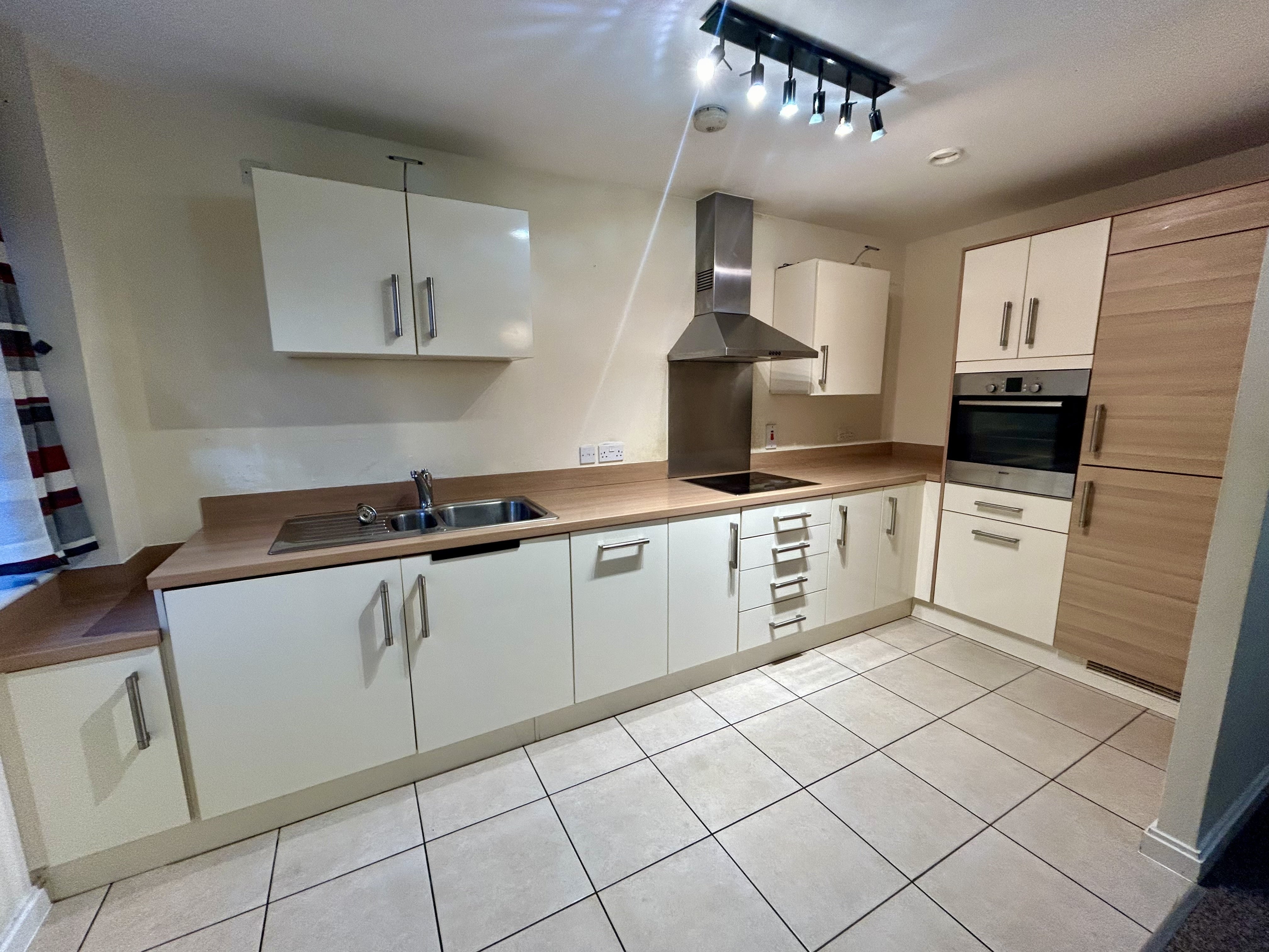 Flat Overstone Court in Cardiff