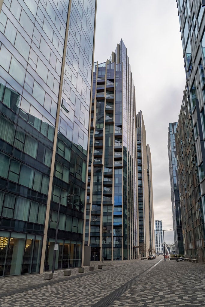 Flat Cutter Lane in Greater London