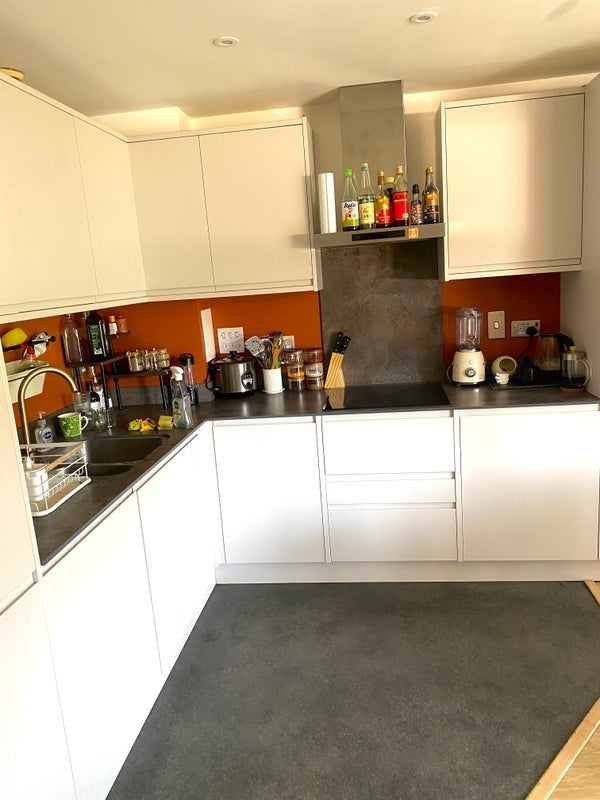 Room Pancras Way in Greater London