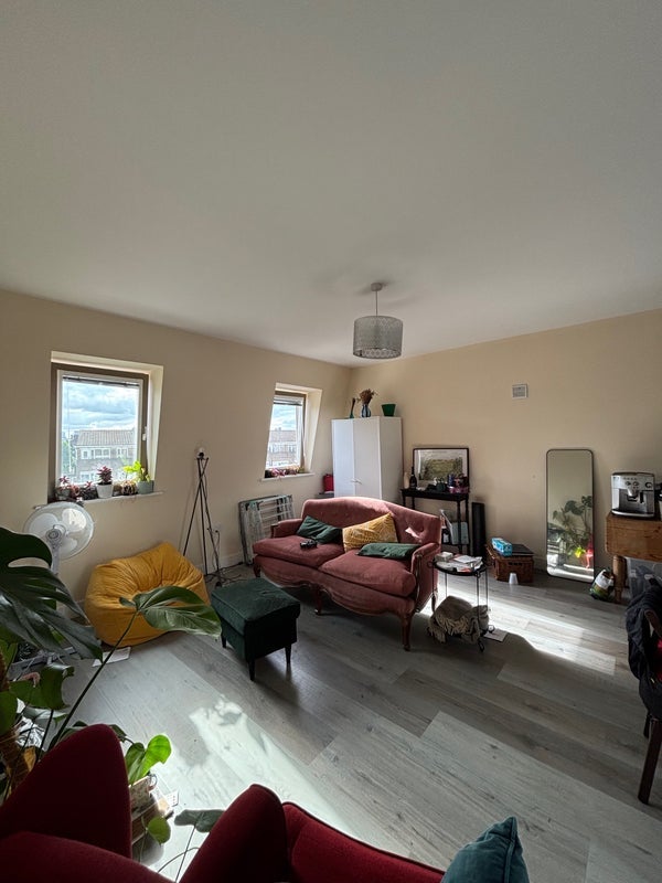 Room Southwark Park Road in Greater London