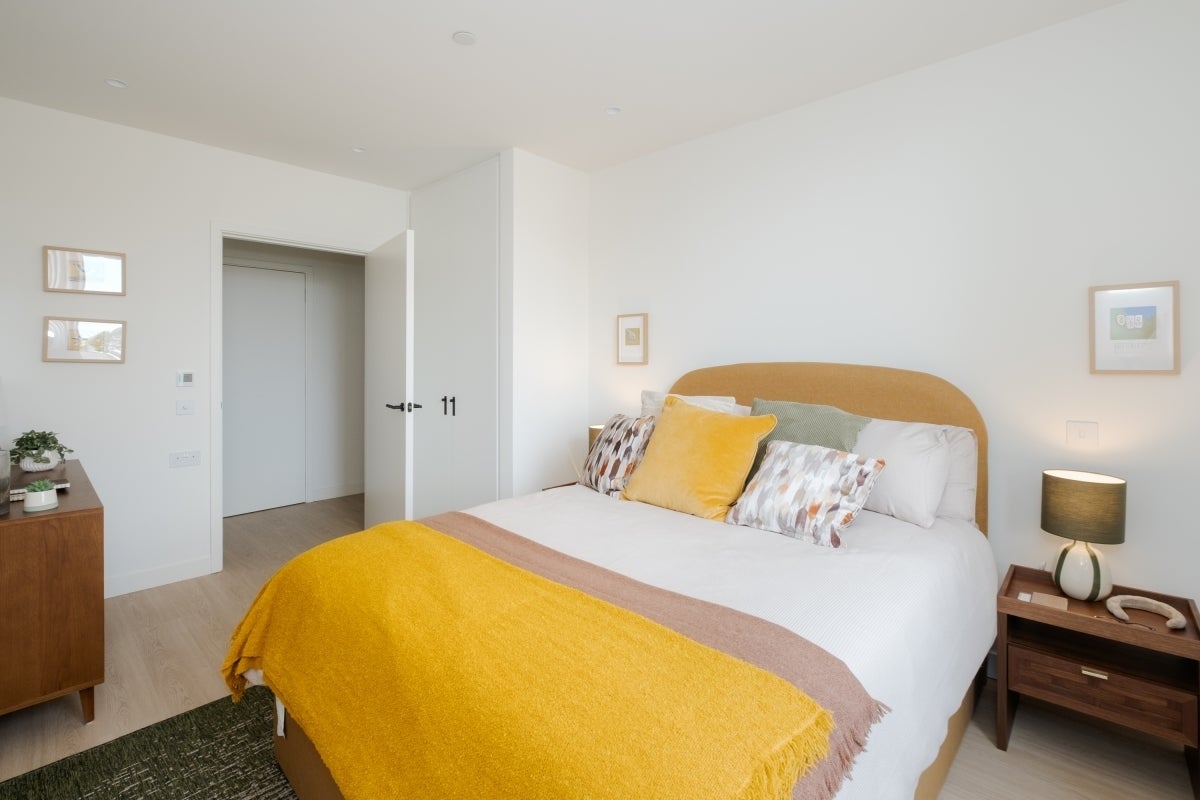Flat Daneland Walk in Greater London