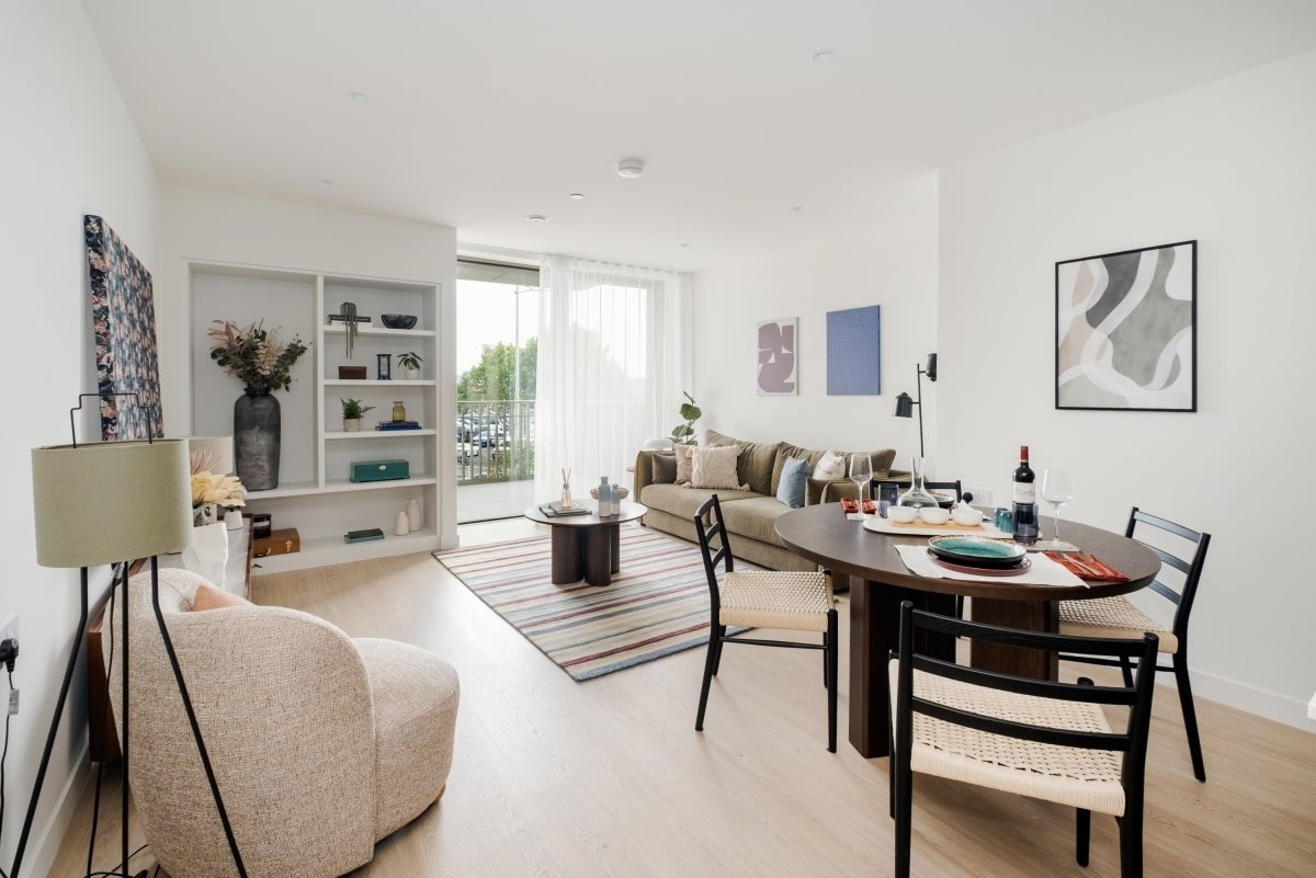 Flat Daneland Walk in Greater London