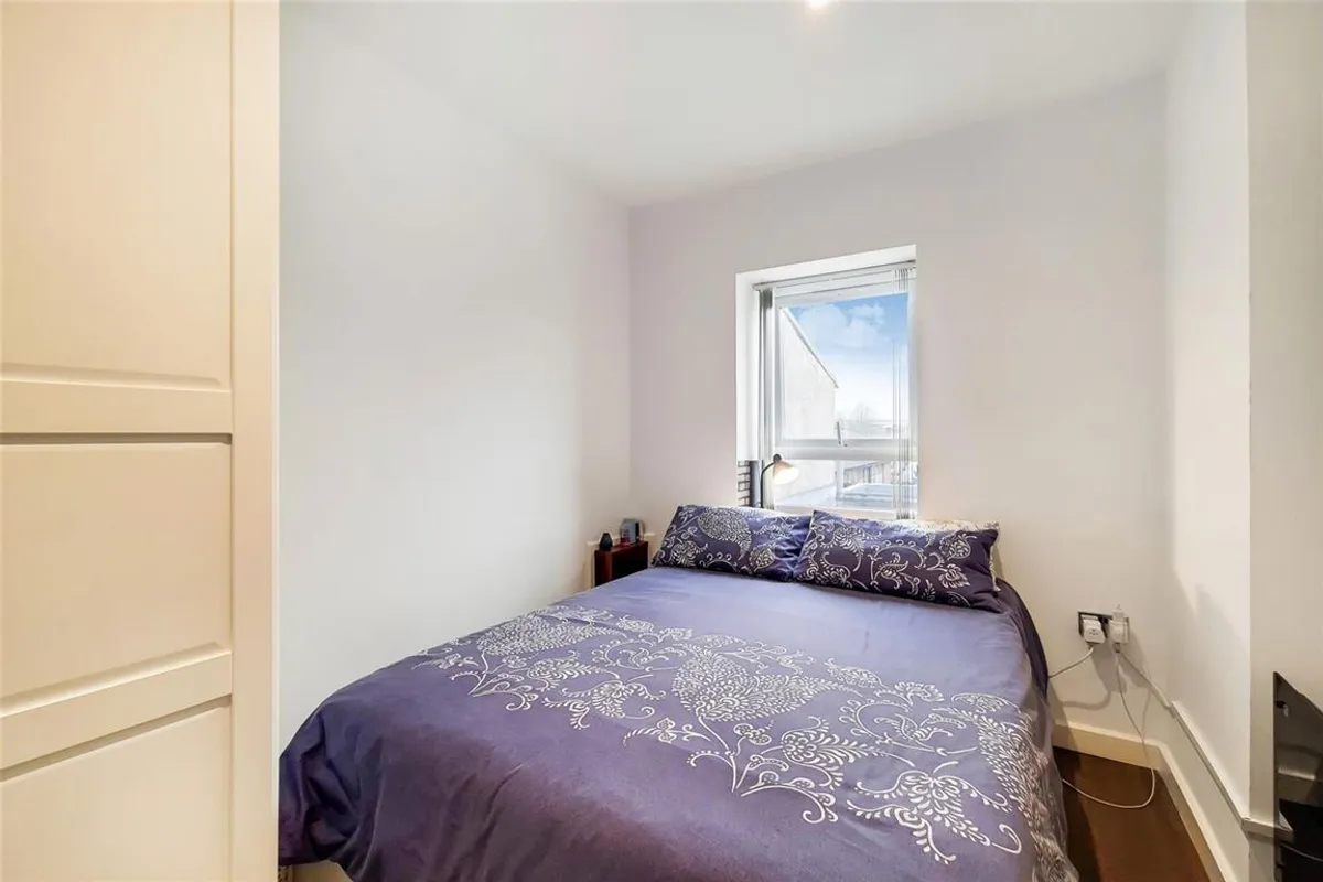 Flat Heath Road in Greater London