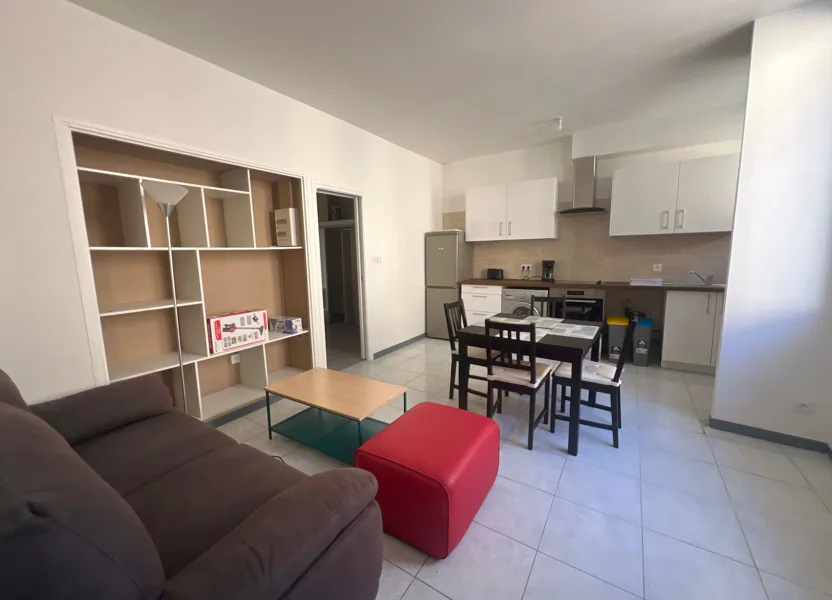 Appartement Rue Émile Zola à Nîmes