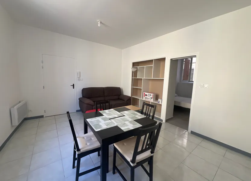 Appartement Rue Émile Zola à Nîmes