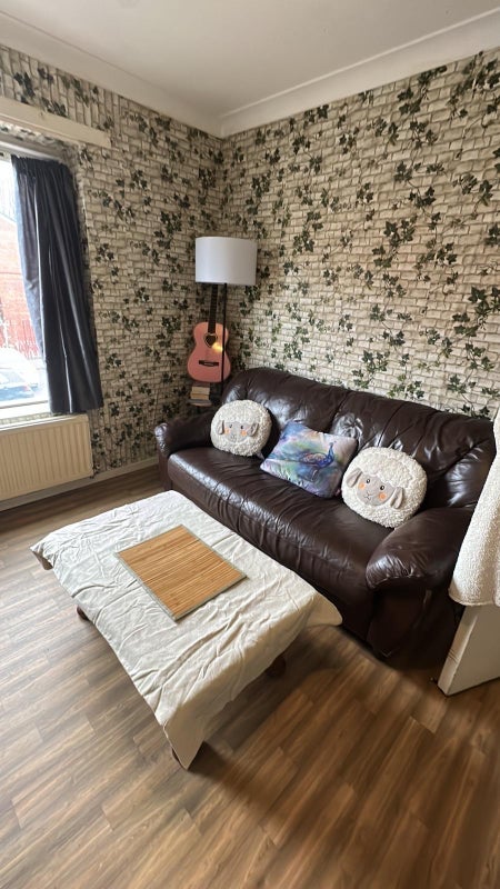 Room Grove Street in Rochdale