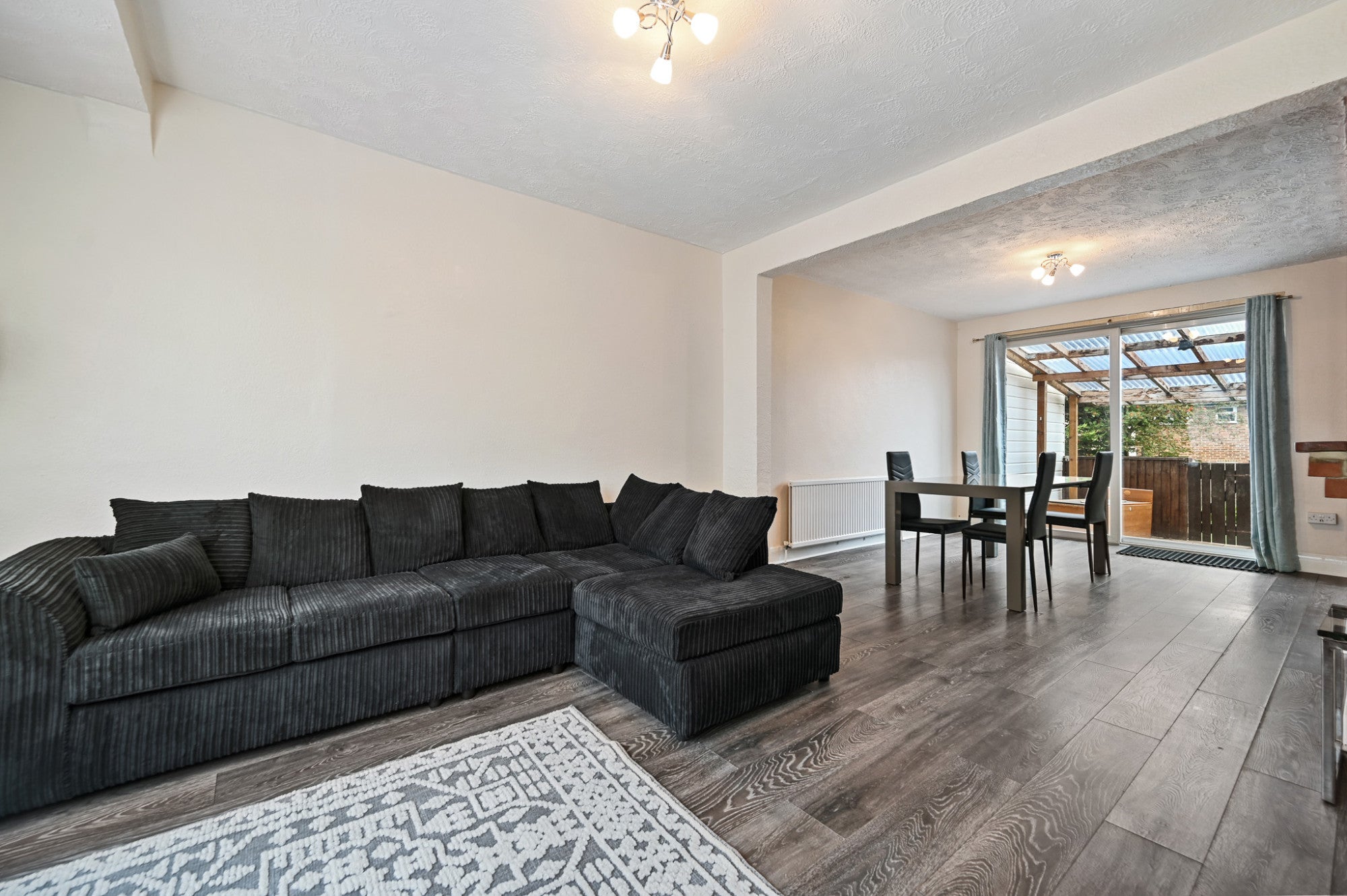 House Sandown Way in Greater London