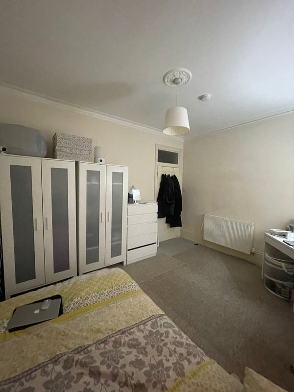 Room Prince of Wales Drive in Greater London