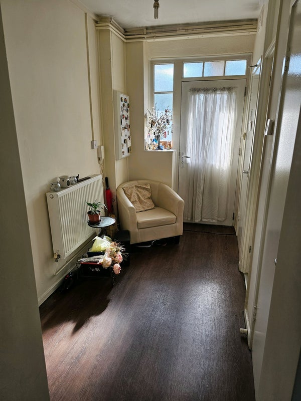 Room Percy Street in Greater London