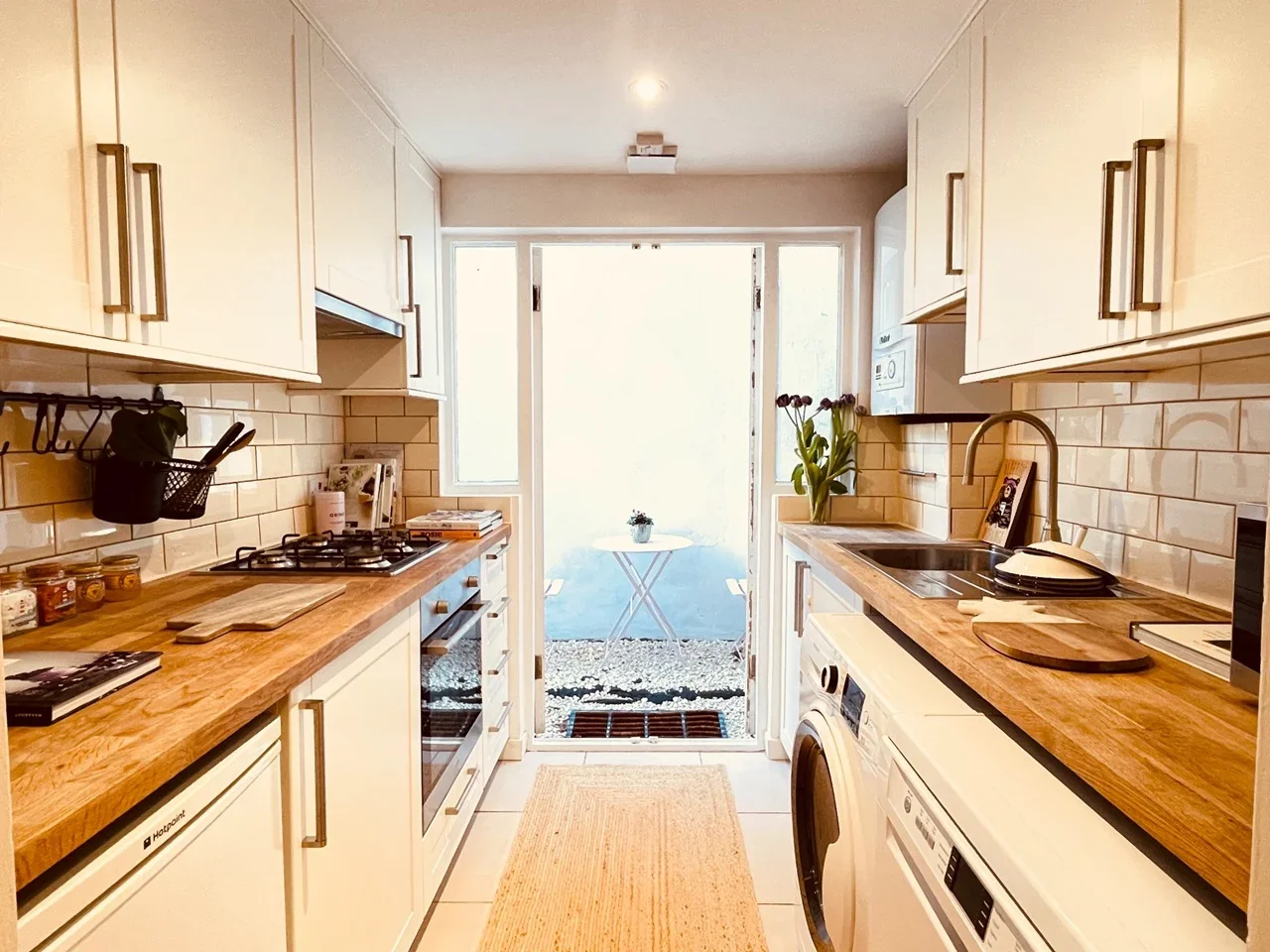 Flat Bramfield Road in Greater London