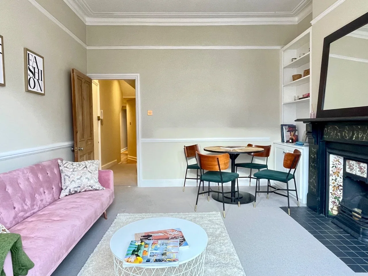 Flat Bramfield Road in Greater London