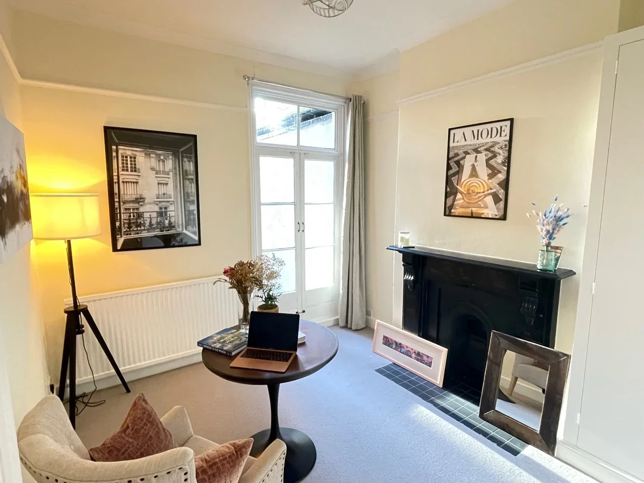 Flat Bramfield Road in Greater London
