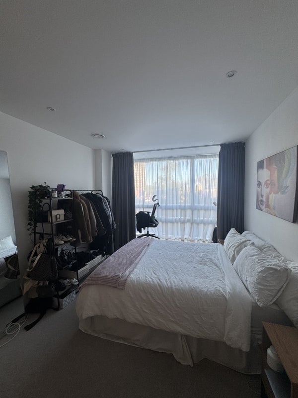 Room Holland Park Avenue in Greater London