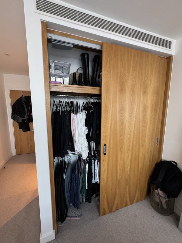 Room Holland Park Avenue in Greater London