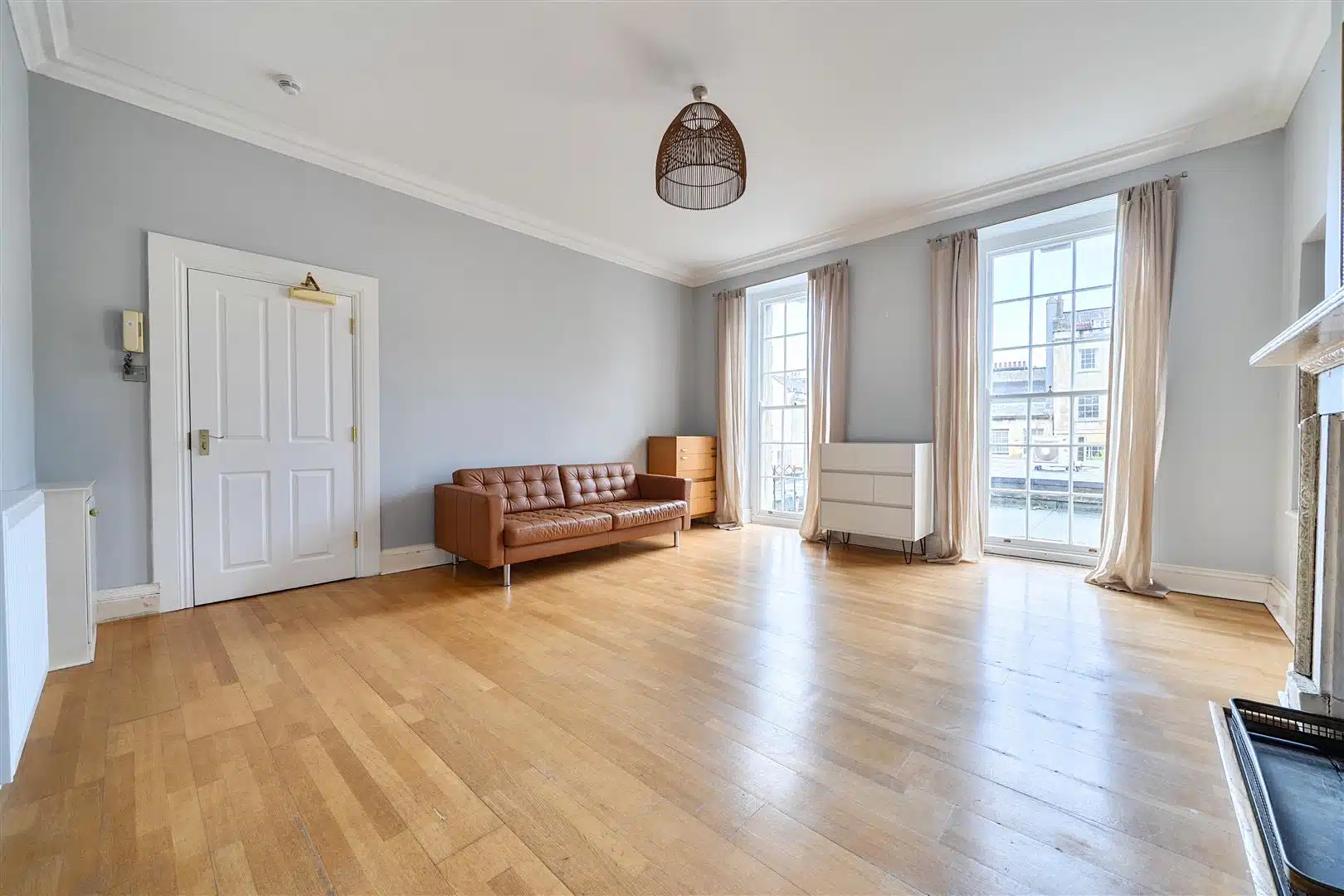 Flat Boyces Avenue in Bristol