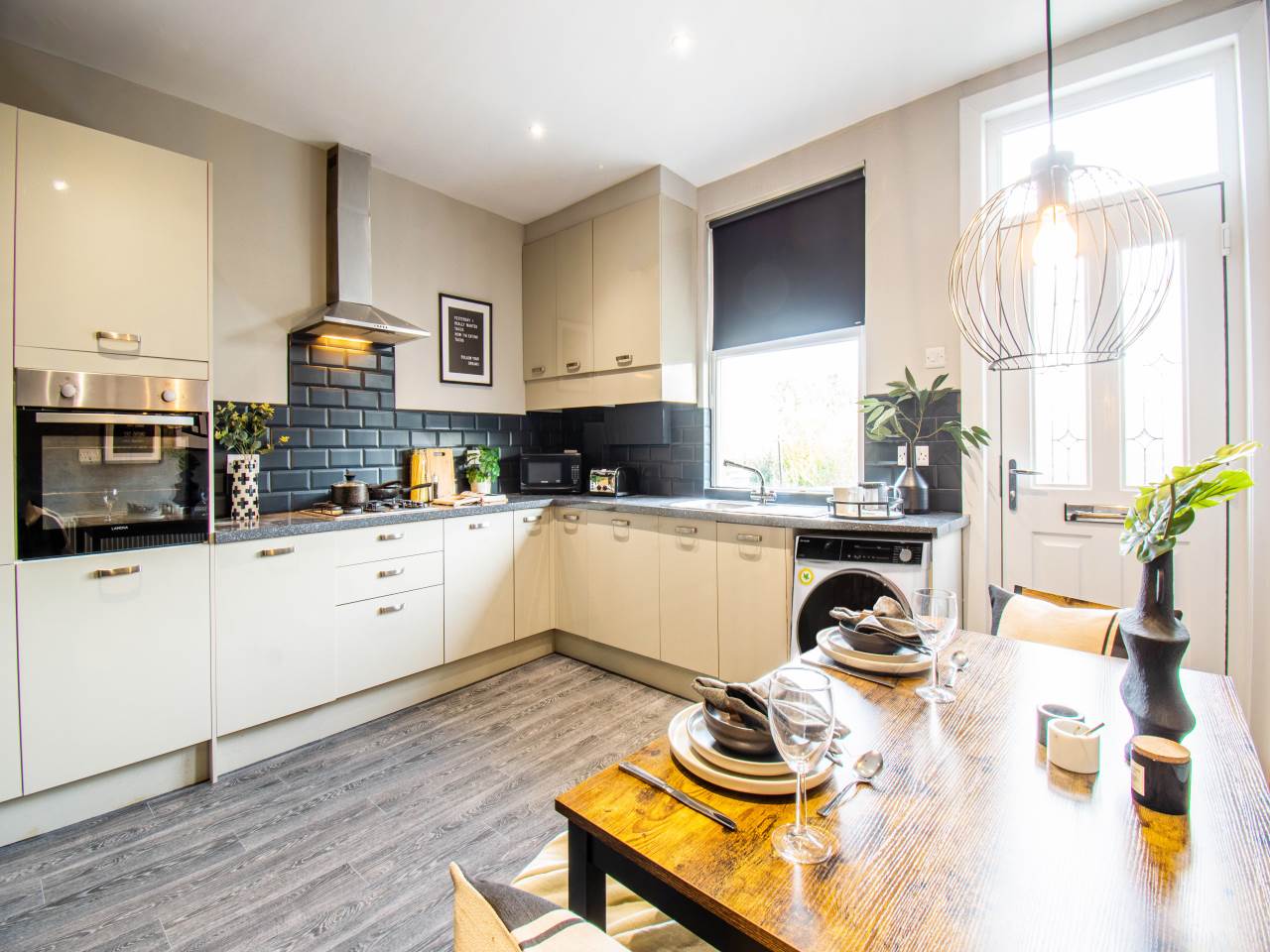 Room Haigh Avenue in Leeds