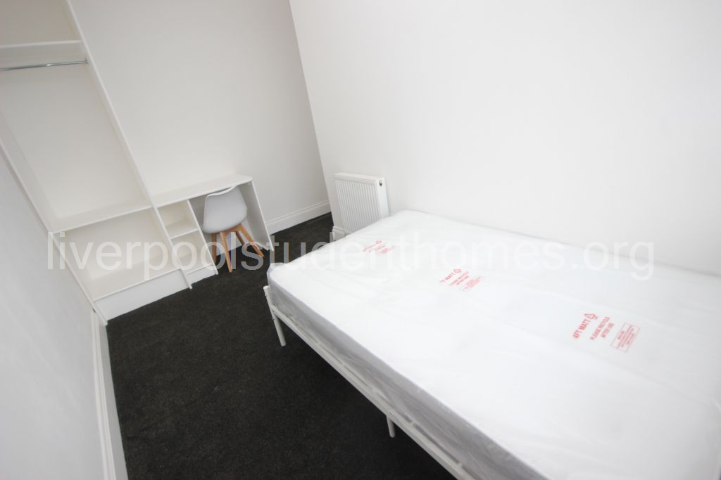 Room Shaw Street in Liverpool