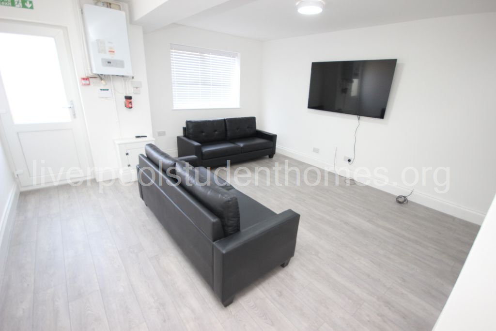 Room Shaw Street in Liverpool