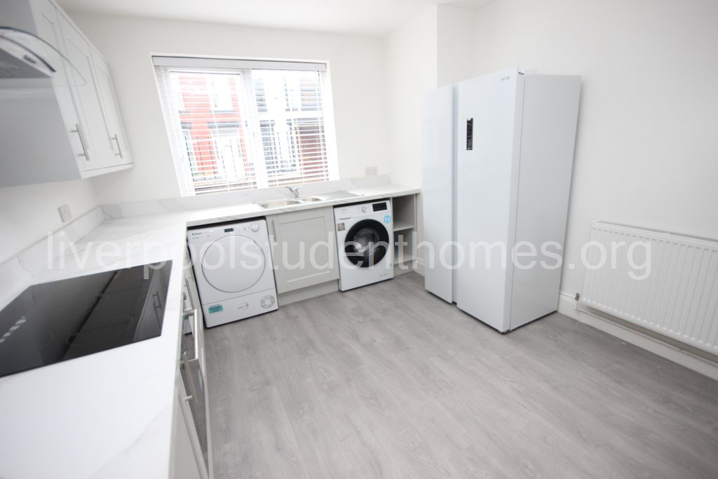 Room Shaw Street in Liverpool