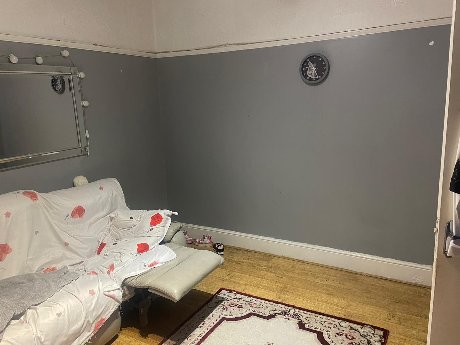 Flat Somerby Road in Greater London