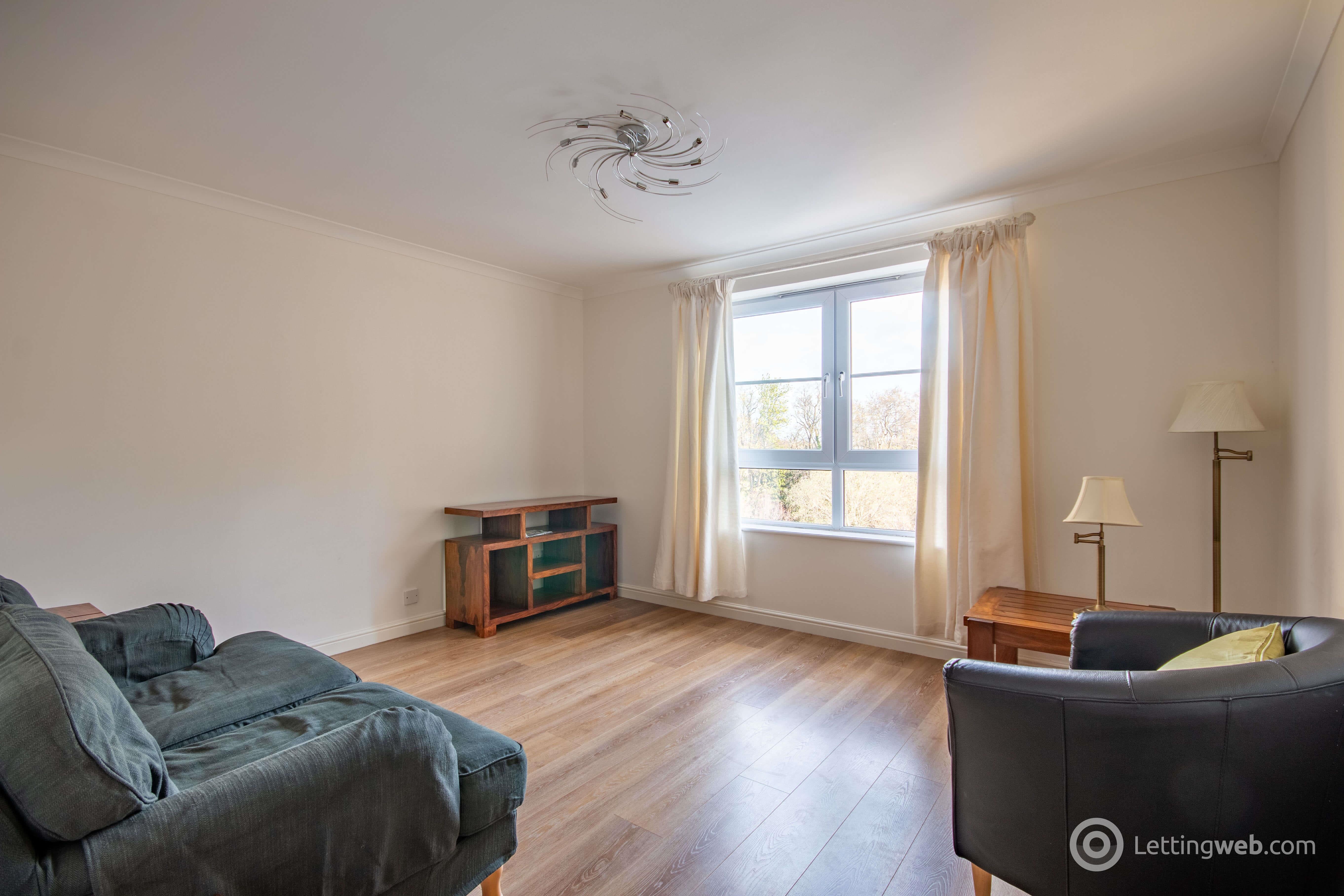 Flat Inglis Green Gait in City of Edinburgh