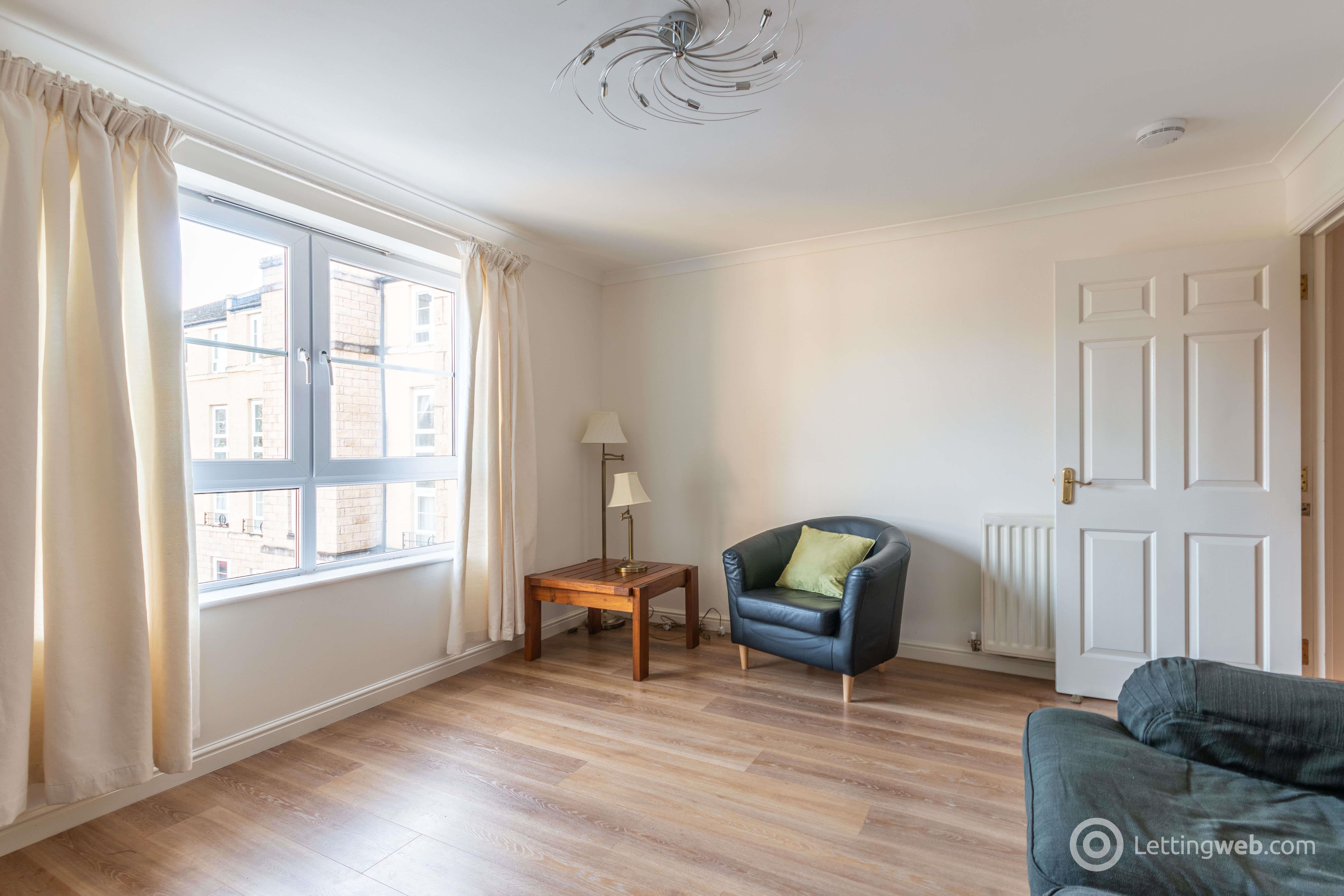Flat Inglis Green Gait in City of Edinburgh