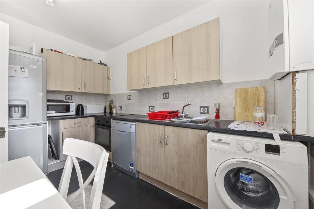 Flat Burder Close in Greater London
