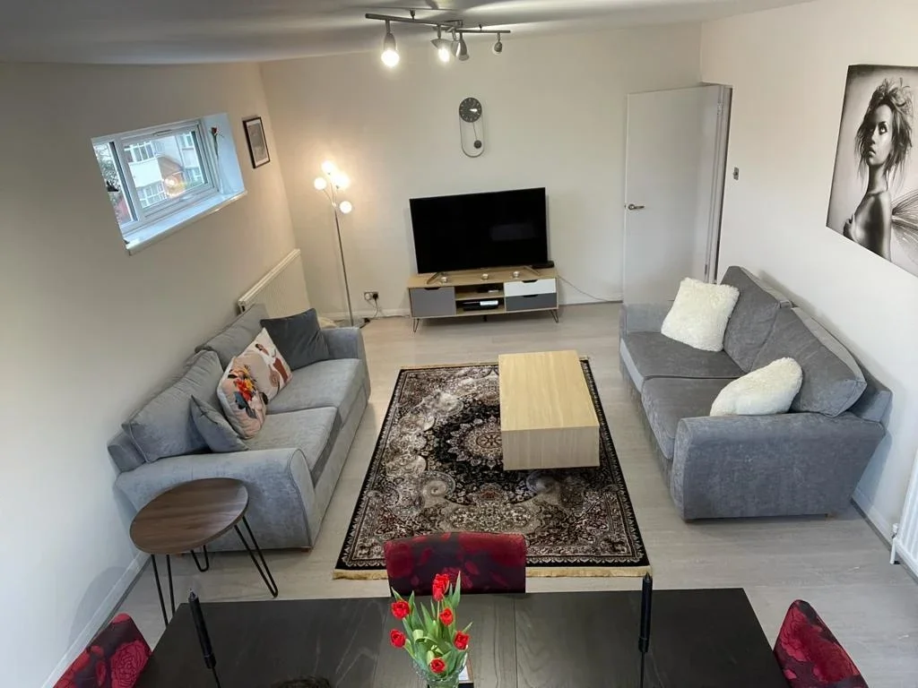 Flat Vivian Avenue in Greater London