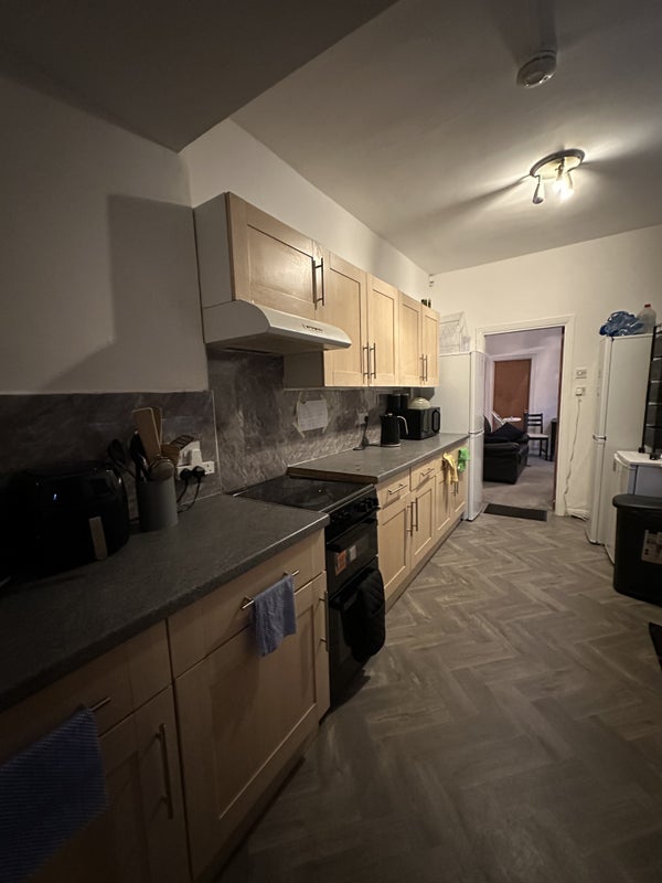 Room Ena Avenue in Nottingham