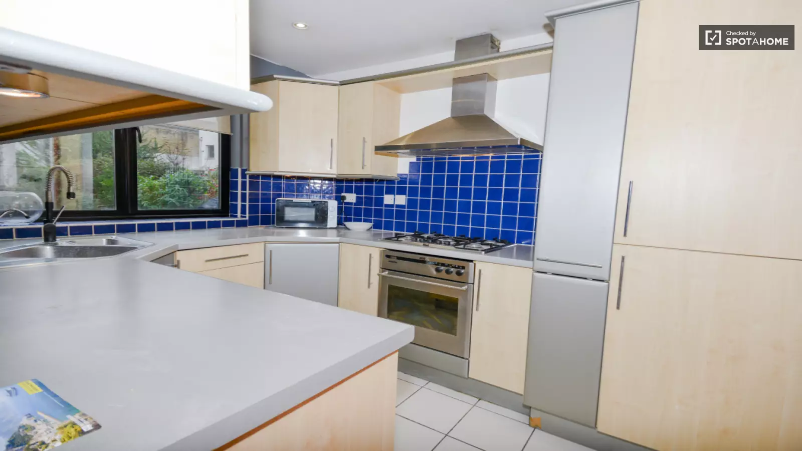Flat Parry Road in City of Westminster