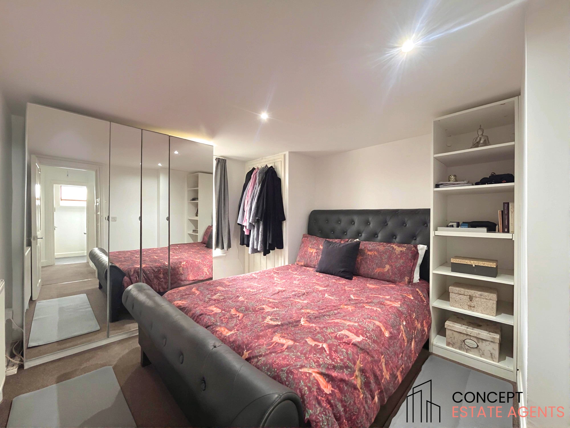 Flat Glenburnie Road in Greater London
