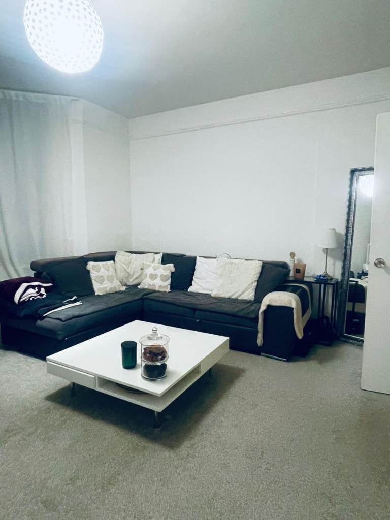 Flat Churchill Gardens in Poole