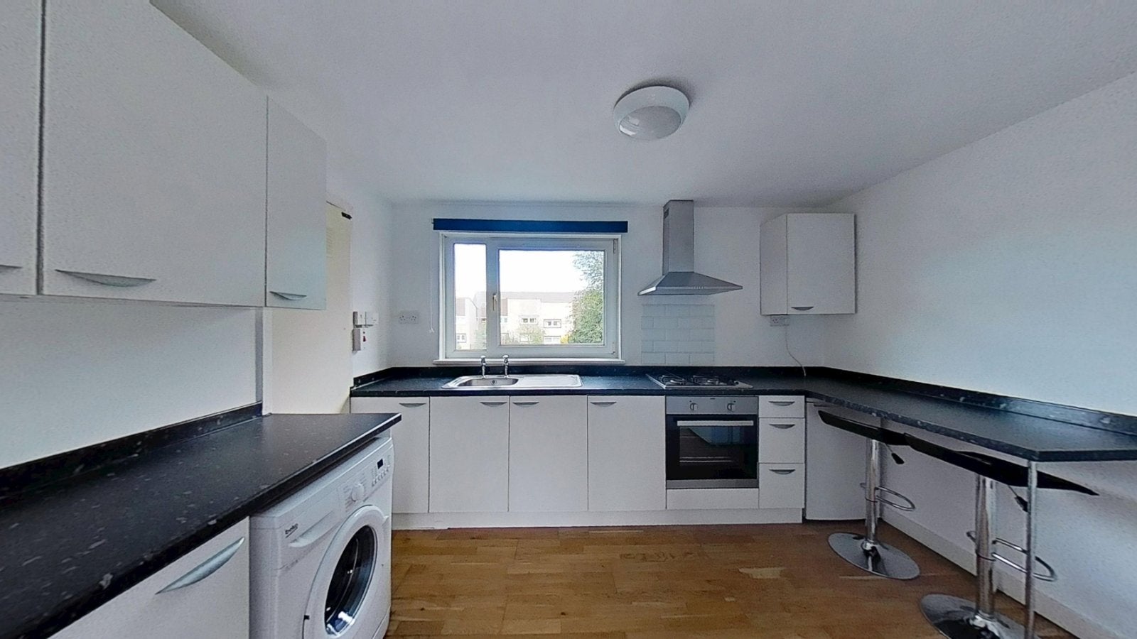 Flat Calder Crescent in City of Edinburgh