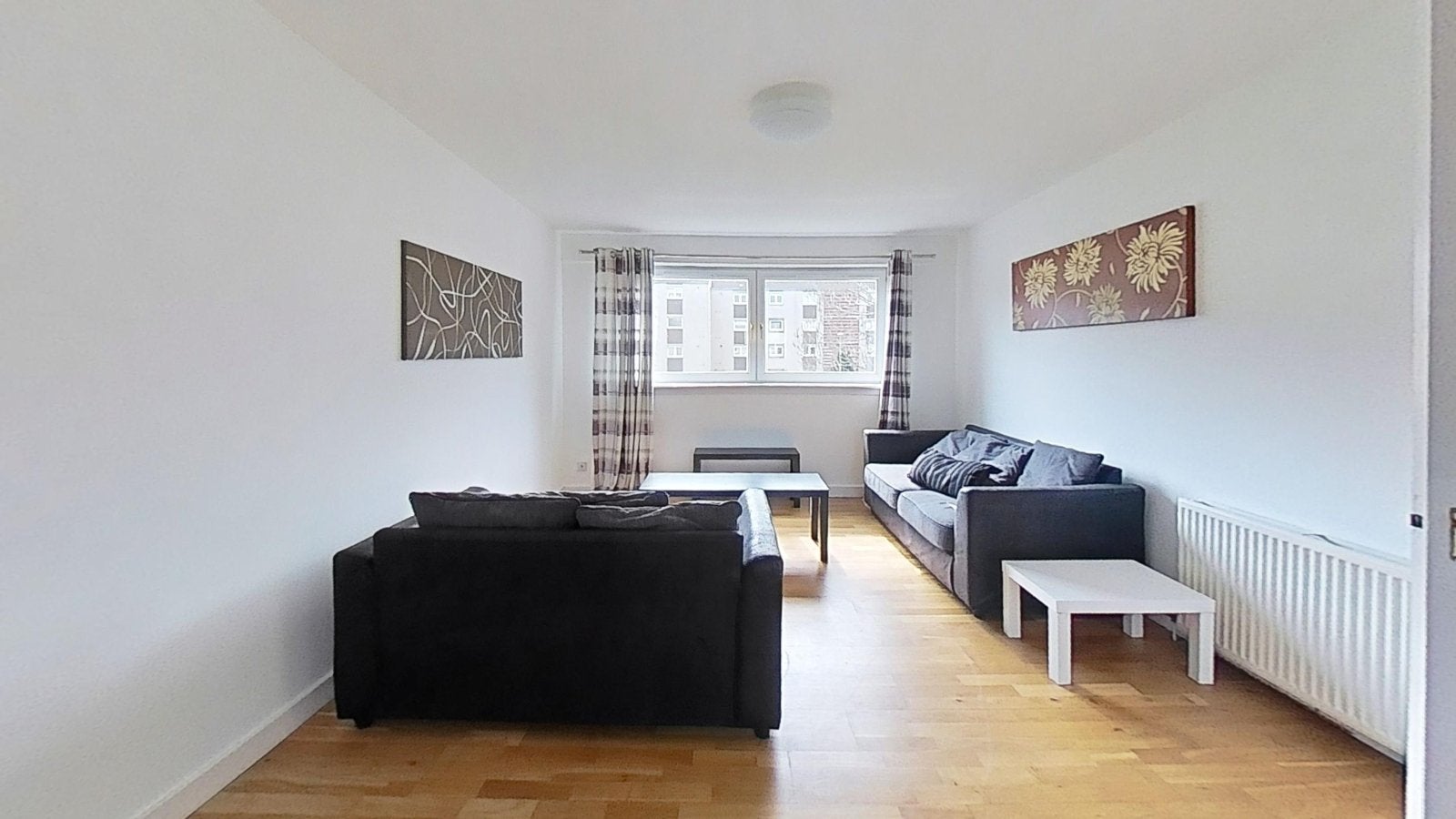 Flat Calder Crescent in City of Edinburgh