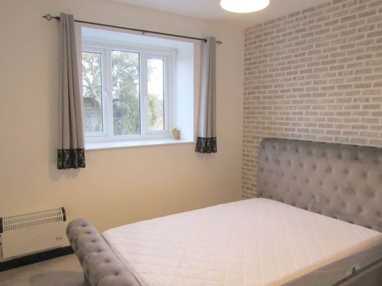 Flat Trinity Close in Greater London