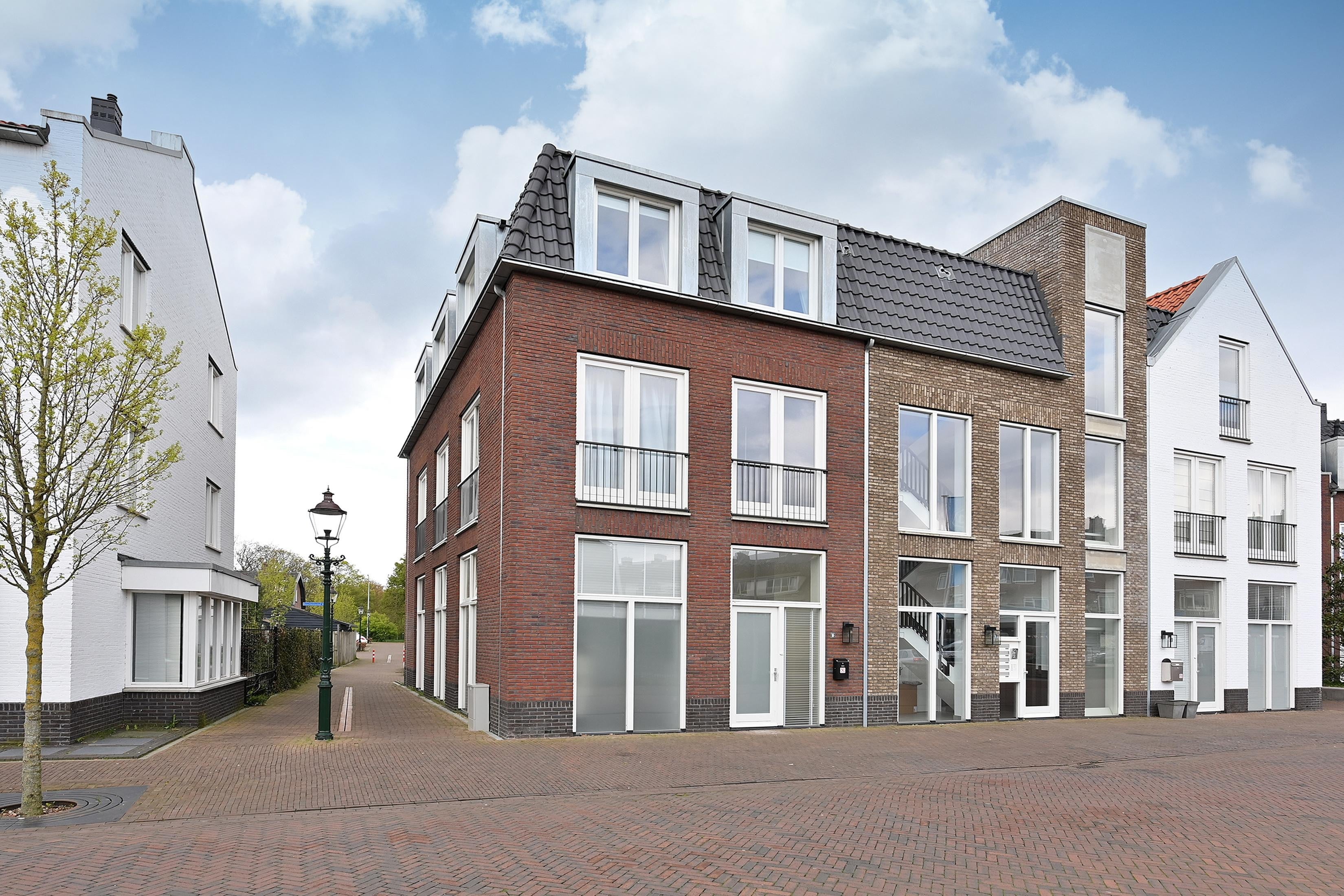 Woning te huur: Keucheniusstraat, Huizen