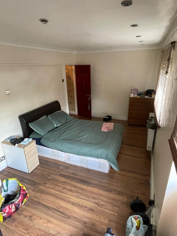 Room Horndean Close in Greater London