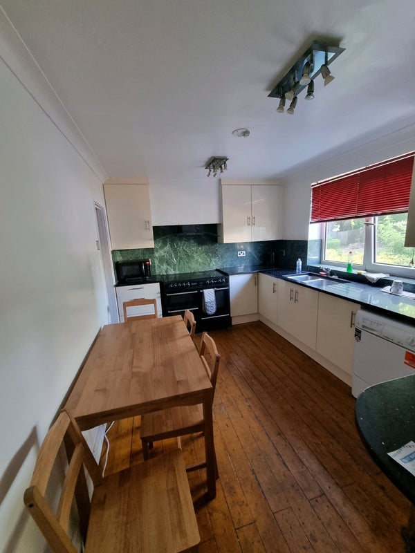 Room Horndean Close in Greater London