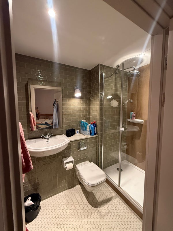 Room Engineers Way in Greater London