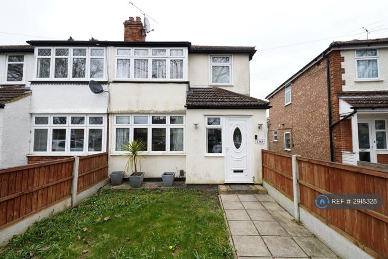 House Strode's Crescent in Borough of Spelthorne