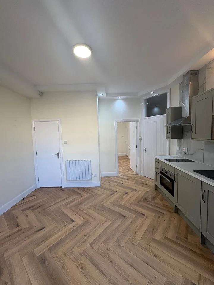 Flat Ridley Road in Greater London
