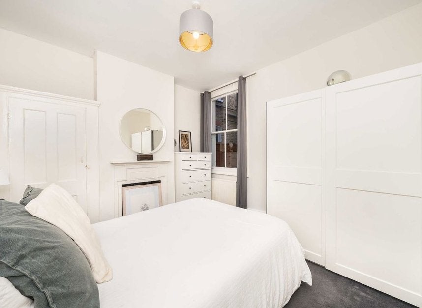 Flat Ashleigh Road in Greater London