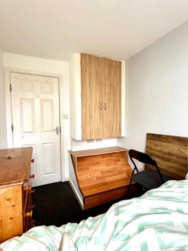 Room Perry Hill in Chelmsford