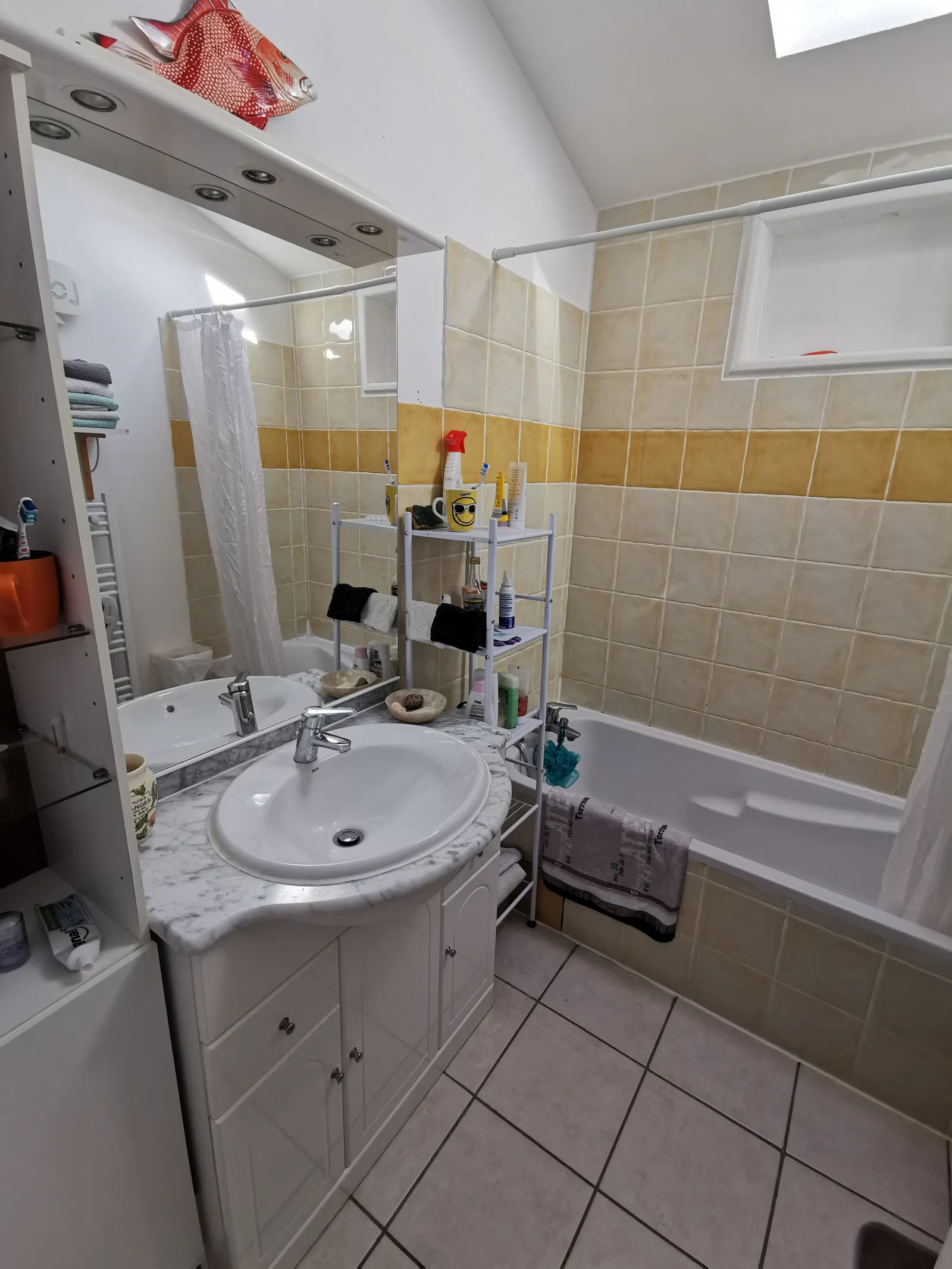 Room Boulevard de Verdun in La Tour-d'Aigues